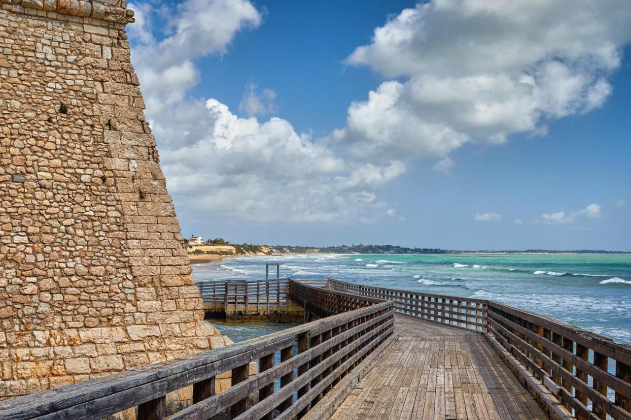 Acquaduci - Casa Vacanza Fronte Mare lungomare Pietre Nere Pozzallo Esterno foto