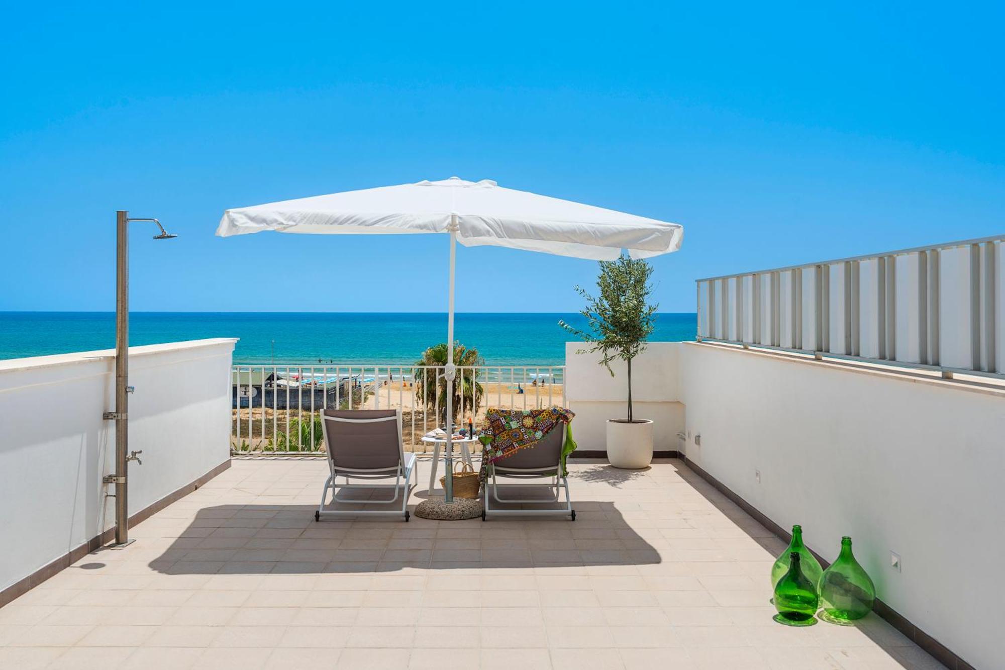 Acquaduci - Casa Vacanza Fronte Mare lungomare Pietre Nere Pozzallo Esterno foto